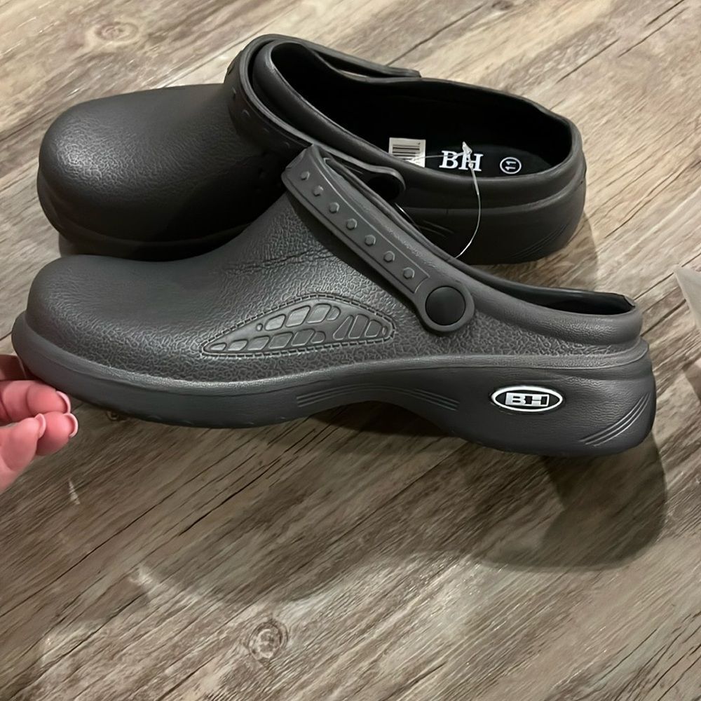 women's clogs 